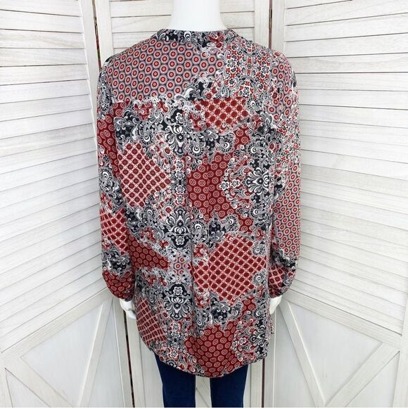 Ellen Tracy Multi Print Ruffle Front Blouse Small Red Black 3/4 Button - Picture 4 of 11